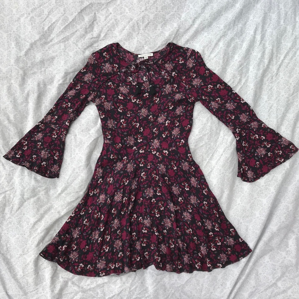 American Eagle bell sleeve dress